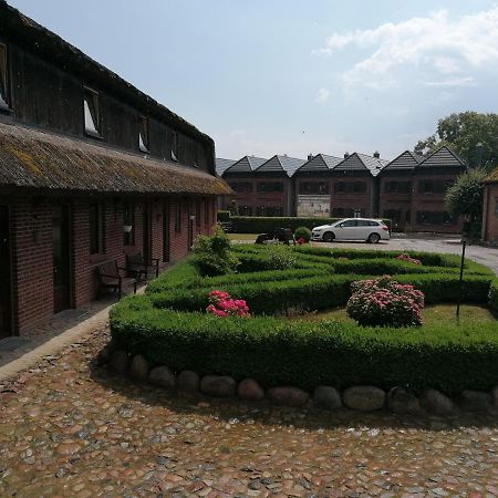 Gasthof-Ferienwohnungen-Kliesow'S Reuse Alt Reddevitz Exterior photo